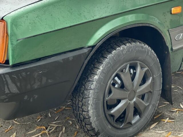 Зеленый ВАЗ 21099, объемом двигателя 1.5 л и пробегом 300 тыс. км за 700 $, фото 5 на Automoto.ua