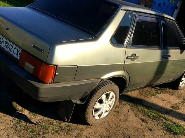 Зеленый ВАЗ 21099, объемом двигателя 1.5 л и пробегом 200 тыс. км за 1880 $, фото 3 на Automoto.ua