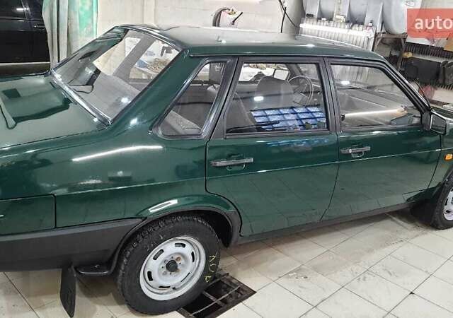 Зеленый ВАЗ 21099, объемом двигателя 1.5 л и пробегом 20 тыс. км за 2700 $, фото 2 на Automoto.ua