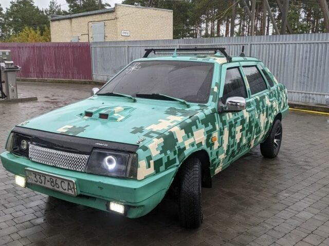 Зеленый ВАЗ 21099, объемом двигателя 1.5 л и пробегом 300 тыс. км за 850 $, фото 2 на Automoto.ua