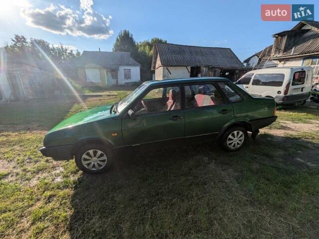 Зеленый ВАЗ 21099, объемом двигателя 1.5 л и пробегом 456 тыс. км за 1950 $, фото 2 на Automoto.ua