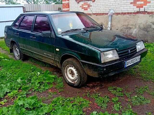 Зеленый ВАЗ 21099, объемом двигателя 1.5 л и пробегом 350 тыс. км за 1100 $, фото 3 на Automoto.ua