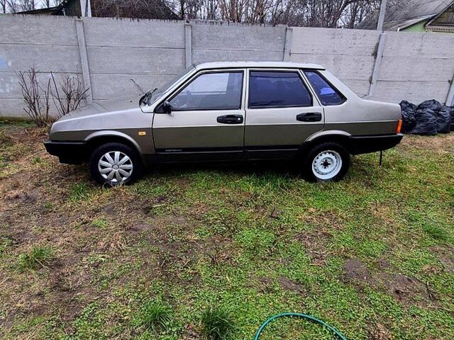 Зеленый ВАЗ 21099, объемом двигателя 1.5 л и пробегом 100 тыс. км за 1100 $, фото 1 на Automoto.ua