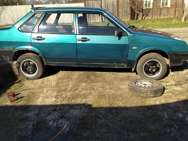 Зеленый ВАЗ 21099, объемом двигателя 1.5 л и пробегом 275 тыс. км за 1255 $, фото 2 на Automoto.ua