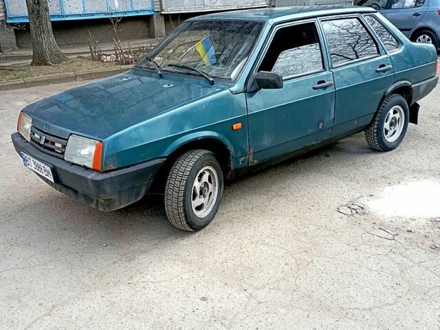Зеленый ВАЗ 21099, объемом двигателя 1.5 л и пробегом 123 тыс. км за 1000 $, фото 2 на Automoto.ua