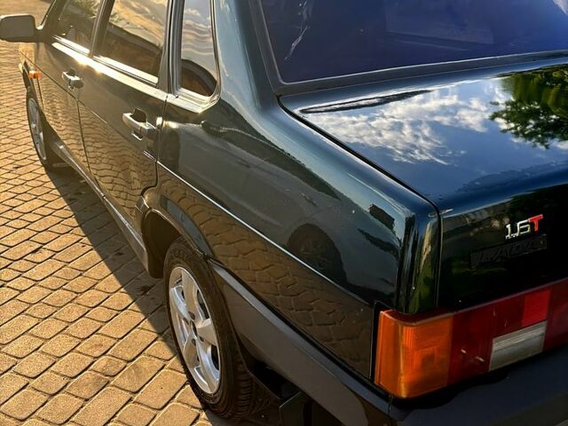 Зеленый ВАЗ 21099, объемом двигателя 1.5 л и пробегом 352 тыс. км за 2000 $, фото 2 на Automoto.ua