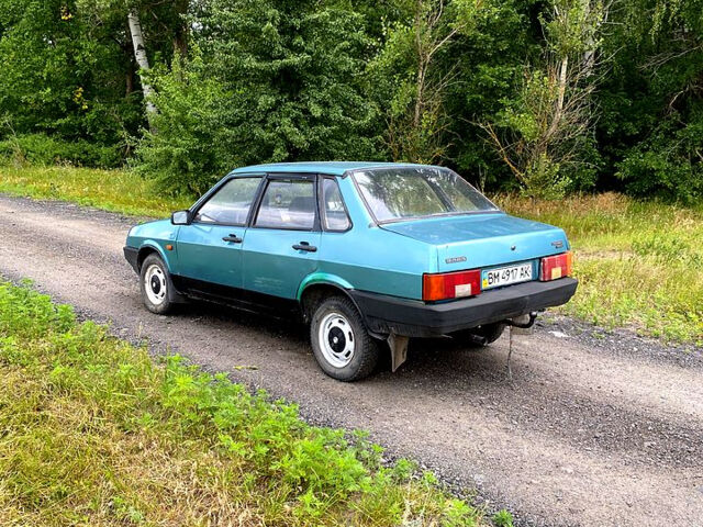 Зеленый ВАЗ 21099, объемом двигателя 1.5 л и пробегом 240 тыс. км за 1100 $, фото 2 на Automoto.ua