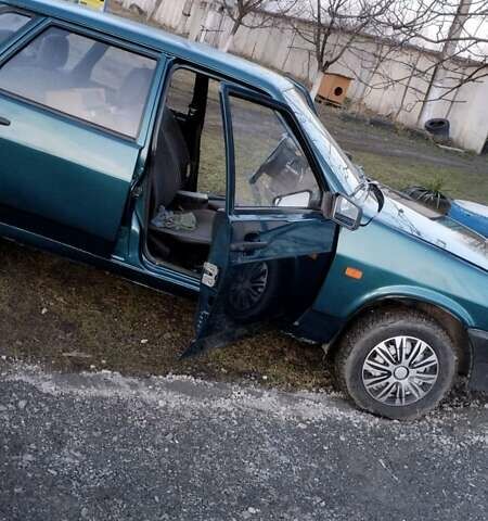 Зеленый ВАЗ 21099, объемом двигателя 1.5 л и пробегом 267 тыс. км за 1400 $, фото 2 на Automoto.ua
