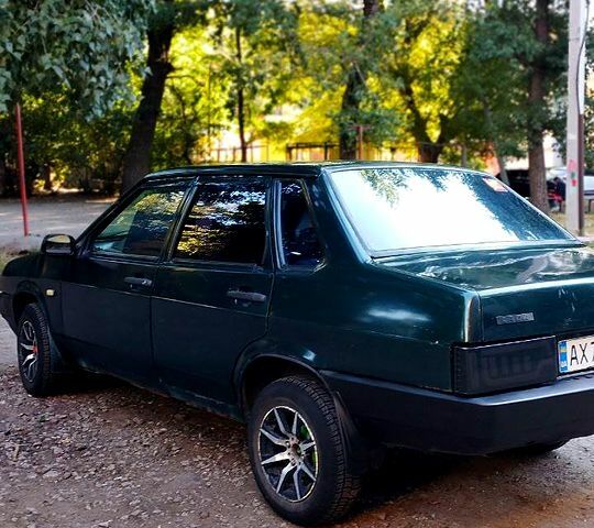 ВАЗ 21099 2002 в Кропивницком (Кировограде) на Automoto.ua Зеленый ВАЗ 21099, объемом двигателя 1.5 л и пробегом 0 тыс. км за 1500 $, фото 2 на Automoto.ua