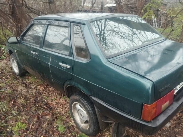 Зеленый ВАЗ 21099, объемом двигателя 1.5 л и пробегом 300 тыс. км за 750 $, фото 1 на Automoto.ua