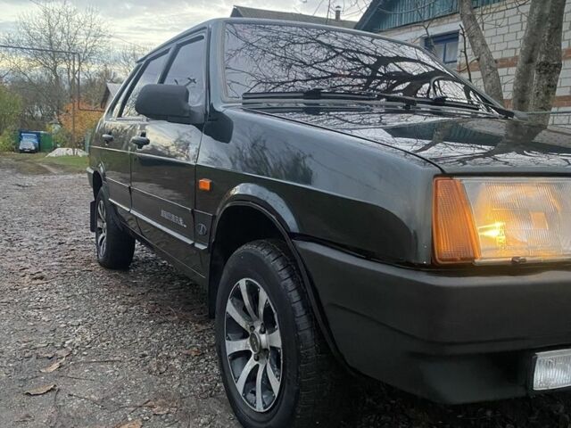 Зеленый ВАЗ 21099, объемом двигателя 1.5 л и пробегом 177 тыс. км за 1900 $, фото 5 на Automoto.ua