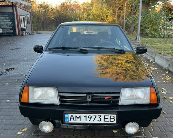 Зеленый ВАЗ 21099, объемом двигателя 1.5 л и пробегом 300 тыс. км за 1650 $, фото 1 на Automoto.ua