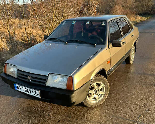 Зеленый ВАЗ 21099, объемом двигателя 1.5 л и пробегом 250 тыс. км за 1100 $, фото 4 на Automoto.ua