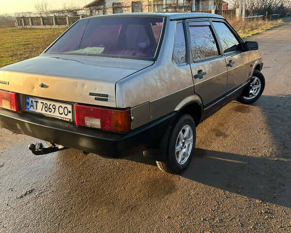 Зеленый ВАЗ 21099, объемом двигателя 1.5 л и пробегом 250 тыс. км за 1100 $, фото 6 на Automoto.ua