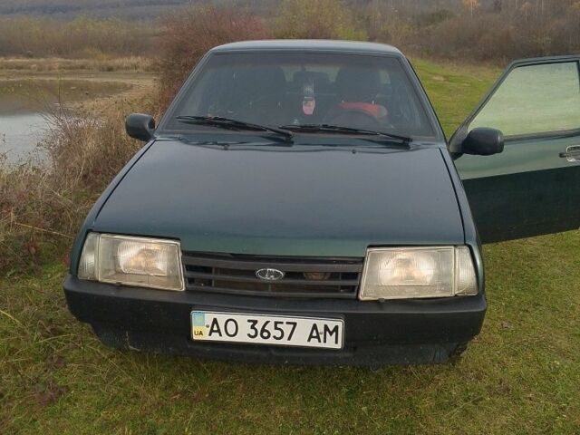 Зеленый ВАЗ 21099, объемом двигателя 1.5 л и пробегом 100 тыс. км за 1000 $, фото 1 на Automoto.ua