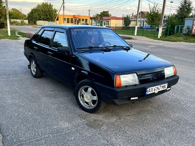 Зеленый ВАЗ 21099, объемом двигателя 1.5 л и пробегом 200 тыс. км за 1750 $, фото 1 на Automoto.ua