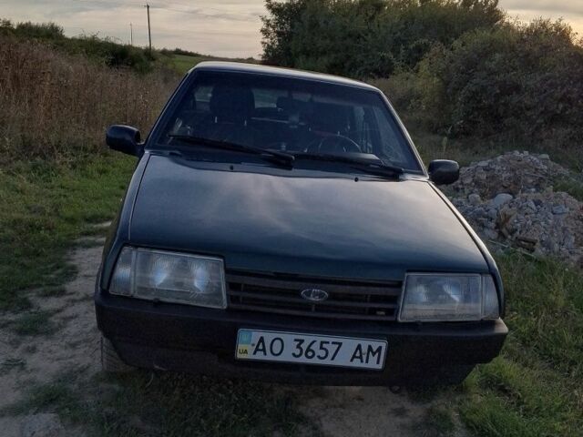 Зеленый ВАЗ 21099, объемом двигателя 1.5 л и пробегом 100 тыс. км за 1000 $, фото 2 на Automoto.ua