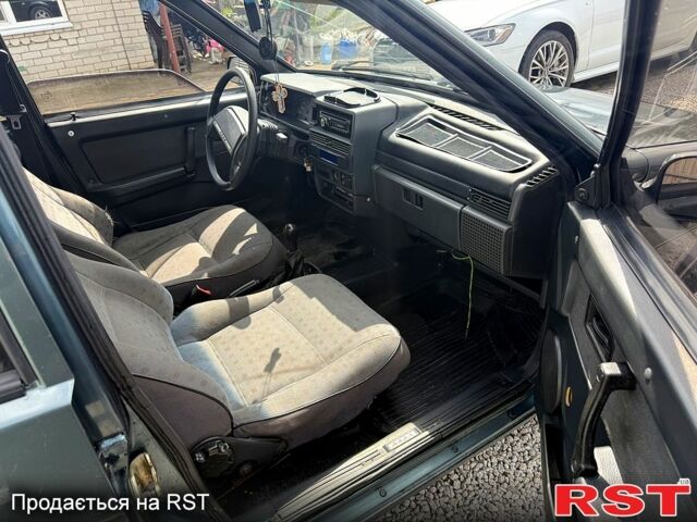 Зеленый ВАЗ 21099, объемом двигателя 1.5 л и пробегом 202 тыс. км за 2000 $, фото 1 на Automoto.ua