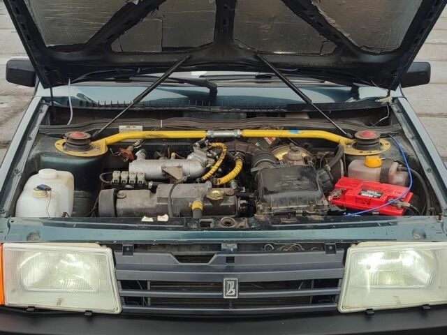 Зелений ВАЗ 21099, об'ємом двигуна 1.5 л та пробігом 62 тис. км за 1999 $, фото 6 на Automoto.ua