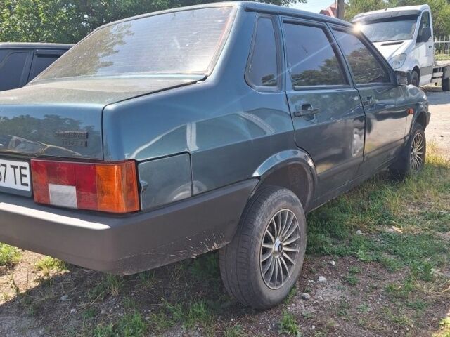 Зеленый ВАЗ 21099, объемом двигателя 1.5 л и пробегом 200 тыс. км за 2100 $, фото 2 на Automoto.ua
