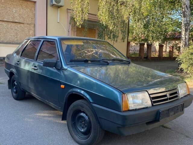 Зеленый ВАЗ 21099, объемом двигателя 1.5 л и пробегом 300 тыс. км за 2050 $, фото 2 на Automoto.ua