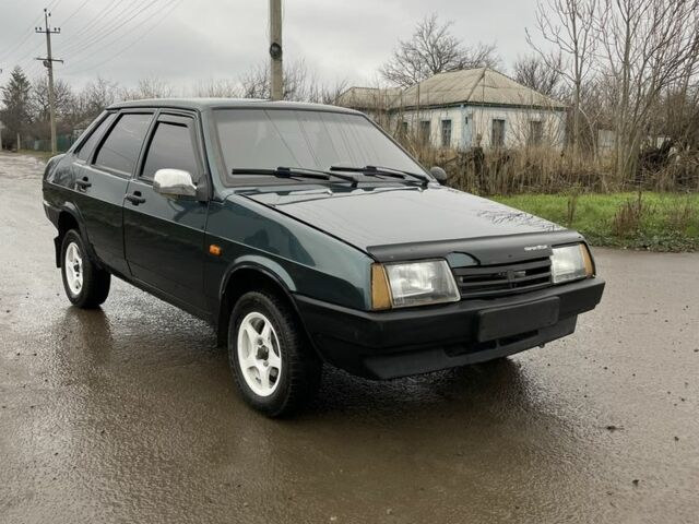 Зеленый ВАЗ 21099, объемом двигателя 1.5 л и пробегом 130 тыс. км за 1500 $, фото 2 на Automoto.ua
