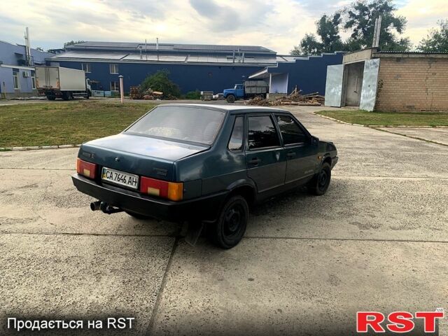 Зеленый ВАЗ 21099, объемом двигателя 1.5 л и пробегом 303 тыс. км за 1100 $, фото 2 на Automoto.ua
