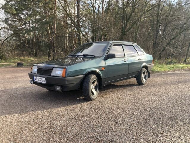 Зеленый ВАЗ 21099, объемом двигателя 1.5 л и пробегом 300 тыс. км за 2100 $, фото 1 на Automoto.ua