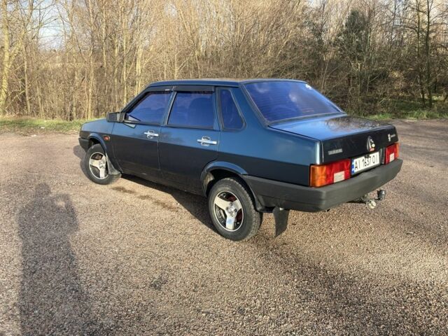 Зеленый ВАЗ 21099, объемом двигателя 1.5 л и пробегом 300 тыс. км за 2100 $, фото 3 на Automoto.ua