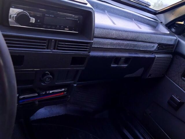 Зеленый ВАЗ 21099, объемом двигателя 1.5 л и пробегом 400 тыс. км за 1200 $, фото 2 на Automoto.ua