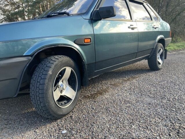 Зеленый ВАЗ 21099, объемом двигателя 1.5 л и пробегом 300 тыс. км за 2100 $, фото 13 на Automoto.ua