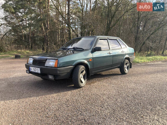 Зеленый ВАЗ 21099, объемом двигателя 1.5 л и пробегом 300 тыс. км за 2100 $, фото 1 на Automoto.ua