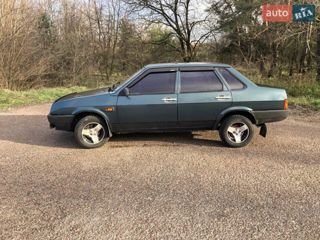 Зеленый ВАЗ 21099, объемом двигателя 1.5 л и пробегом 300 тыс. км за 2100 $, фото 2 на Automoto.ua