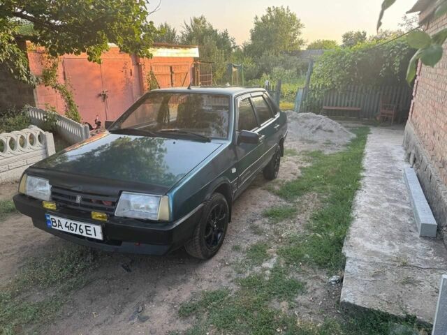 Зеленый ВАЗ 21099, объемом двигателя 1.5 л и пробегом 230 тыс. км за 1300 $, фото 1 на Automoto.ua