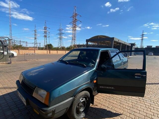 Зеленый ВАЗ 21099, объемом двигателя 1.5 л и пробегом 100 тыс. км за 2000 $, фото 5 на Automoto.ua