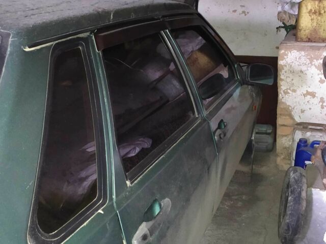 Зеленый ВАЗ 21099, объемом двигателя 1.5 л и пробегом 180 тыс. км за 1099 $, фото 5 на Automoto.ua