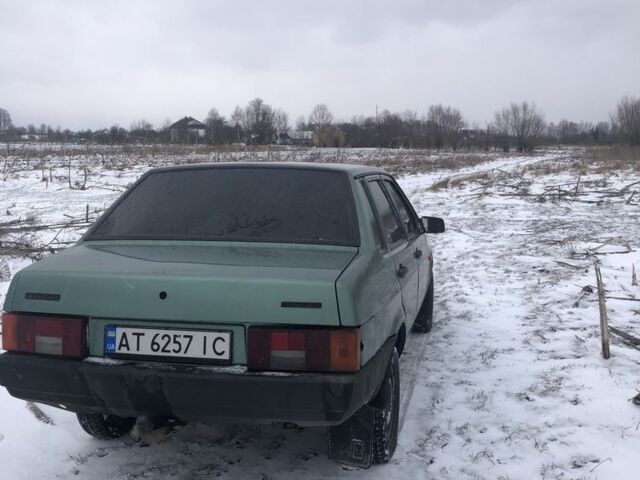 Зеленый ВАЗ 21099, объемом двигателя 1.5 л и пробегом 300 тыс. км за 1100 $, фото 2 на Automoto.ua