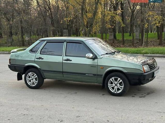 Зеленый ВАЗ 21099, объемом двигателя 1.5 л и пробегом 275 тыс. км за 2000 $, фото 3 на Automoto.ua