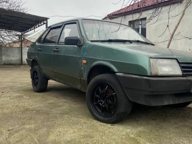 Зеленый ВАЗ 21099, объемом двигателя 1.5 л и пробегом 300 тыс. км за 1250 $, фото 1 на Automoto.ua
