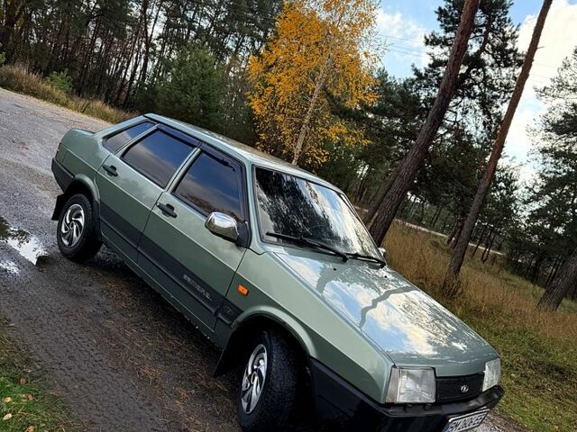 Зеленый ВАЗ 21099, объемом двигателя 1.5 л и пробегом 250 тыс. км за 1700 $, фото 2 на Automoto.ua