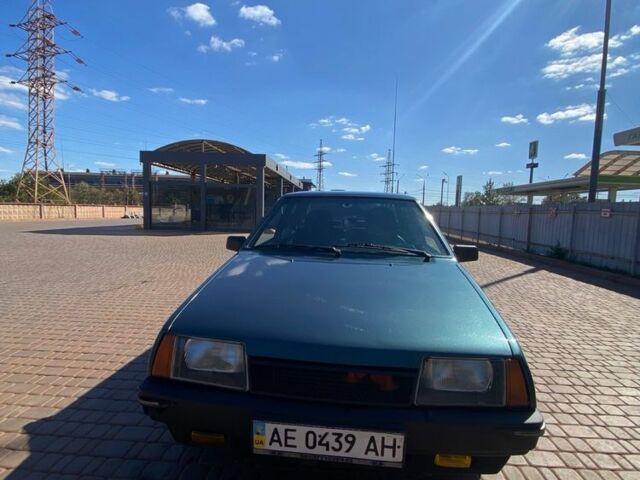 Зеленый ВАЗ 21099, объемом двигателя 1.5 л и пробегом 100 тыс. км за 2000 $, фото 2 на Automoto.ua