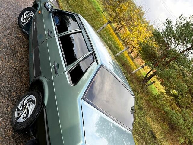 Зеленый ВАЗ 21099, объемом двигателя 1.5 л и пробегом 250 тыс. км за 1700 $, фото 3 на Automoto.ua