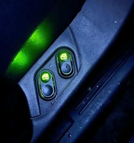 Зелений ВАЗ 21099, об'ємом двигуна 1.6 л та пробігом 160 тис. км за 2800 $, фото 23 на Automoto.ua