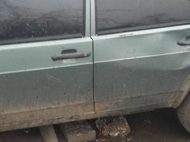 Зеленый ВАЗ 21099, объемом двигателя 0 л и пробегом 350 тыс. км за 450 $, фото 2 на Automoto.ua