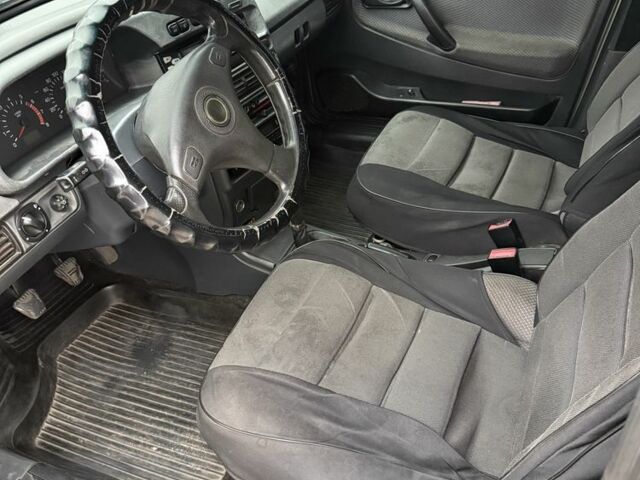 Зеленый ВАЗ 21099, объемом двигателя 1.6 л и пробегом 233 тыс. км за 1650 $, фото 4 на Automoto.ua