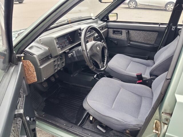 Зеленый ВАЗ 21099, объемом двигателя 1.5 л и пробегом 151 тыс. км за 2000 $, фото 5 на Automoto.ua