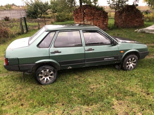 Зеленый ВАЗ 21099, объемом двигателя 1.6 л и пробегом 430 тыс. км за 1100 $, фото 2 на Automoto.ua