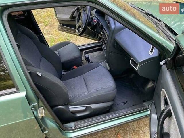 Зеленый ВАЗ 21099, объемом двигателя 1.6 л и пробегом 179 тыс. км за 1500 $, фото 3 на Automoto.ua