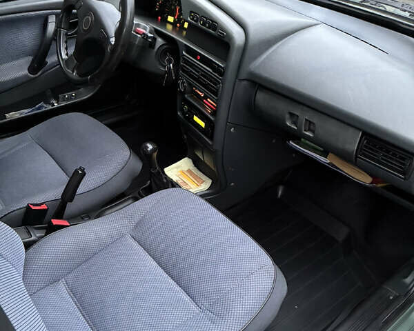 Зелений ВАЗ 21099, об'ємом двигуна 1.6 л та пробігом 96 тис. км за 3700 $, фото 16 на Automoto.ua