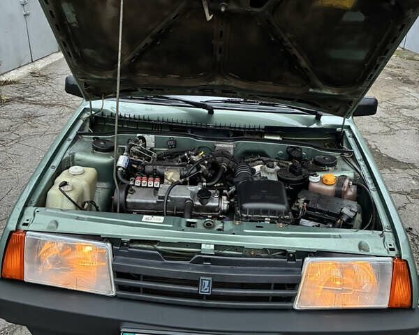 Зелений ВАЗ 21099, об'ємом двигуна 1.6 л та пробігом 96 тис. км за 3700 $, фото 5 на Automoto.ua